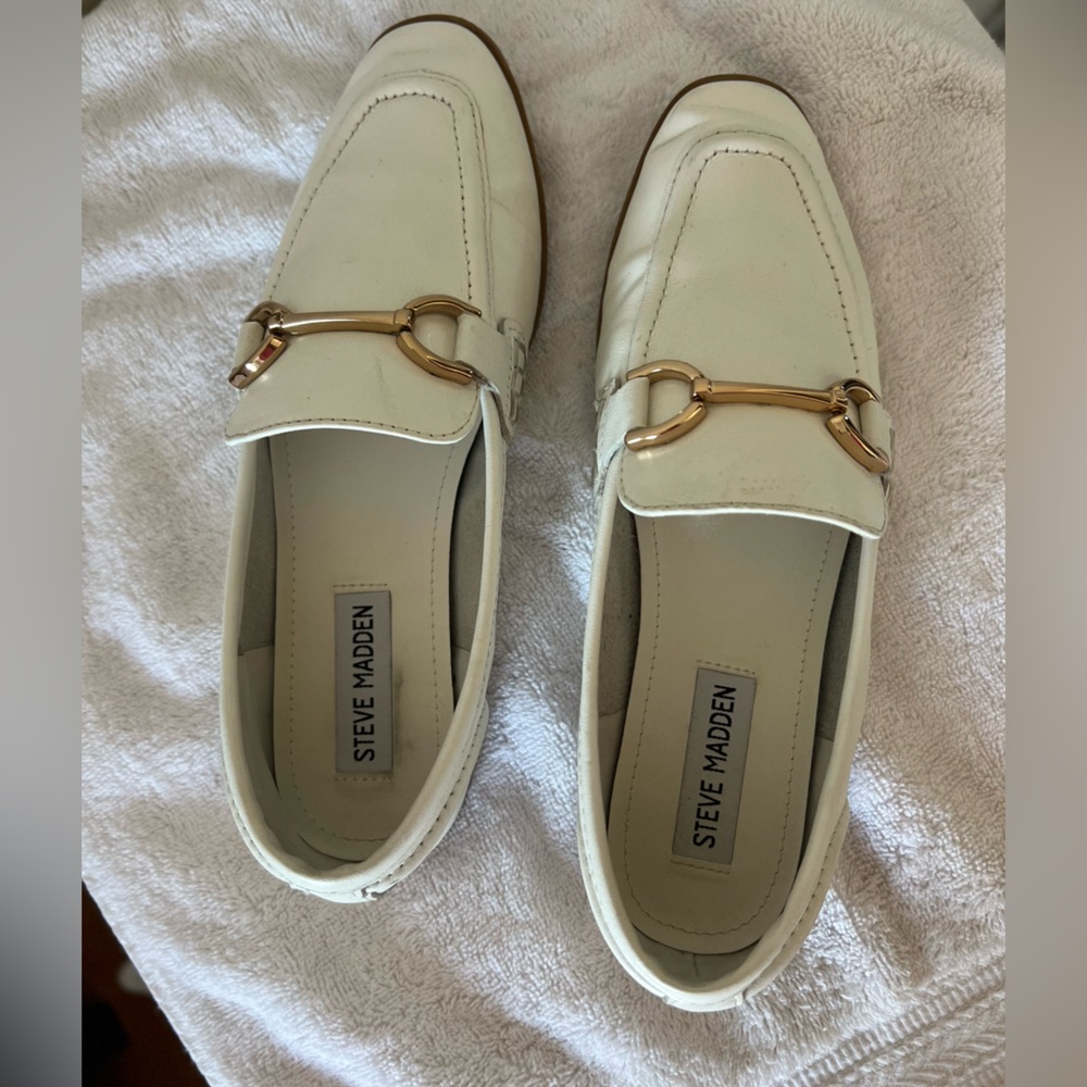 Steve Madden white and gold loafers! Only wore couple times! 💕